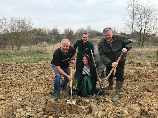 Pflanzaktion Markkleeberg mit der Sächsischen Waldkönigin