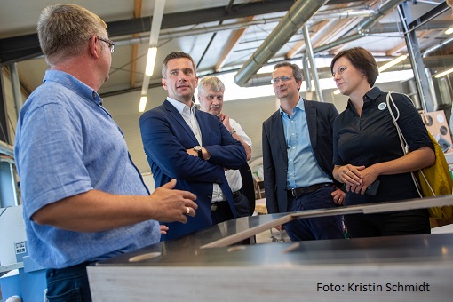 Unternehmensbesuch bei Innenausbau & Design mit StM Dulig in Markkleeberg